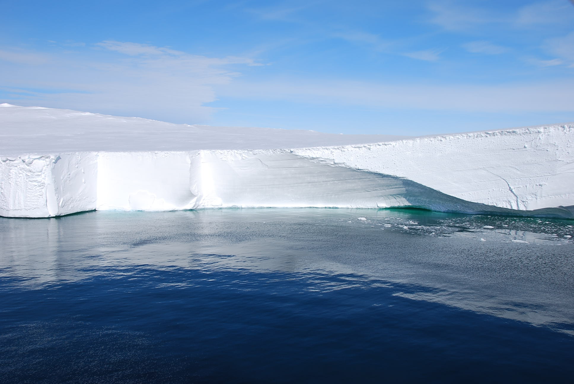 Linking sub-tropical evaporation and extreme precipitation over East Antarctica